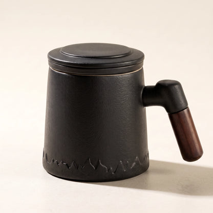 Everest ceramic tea infuser mug, Noir Black, side view, lid on