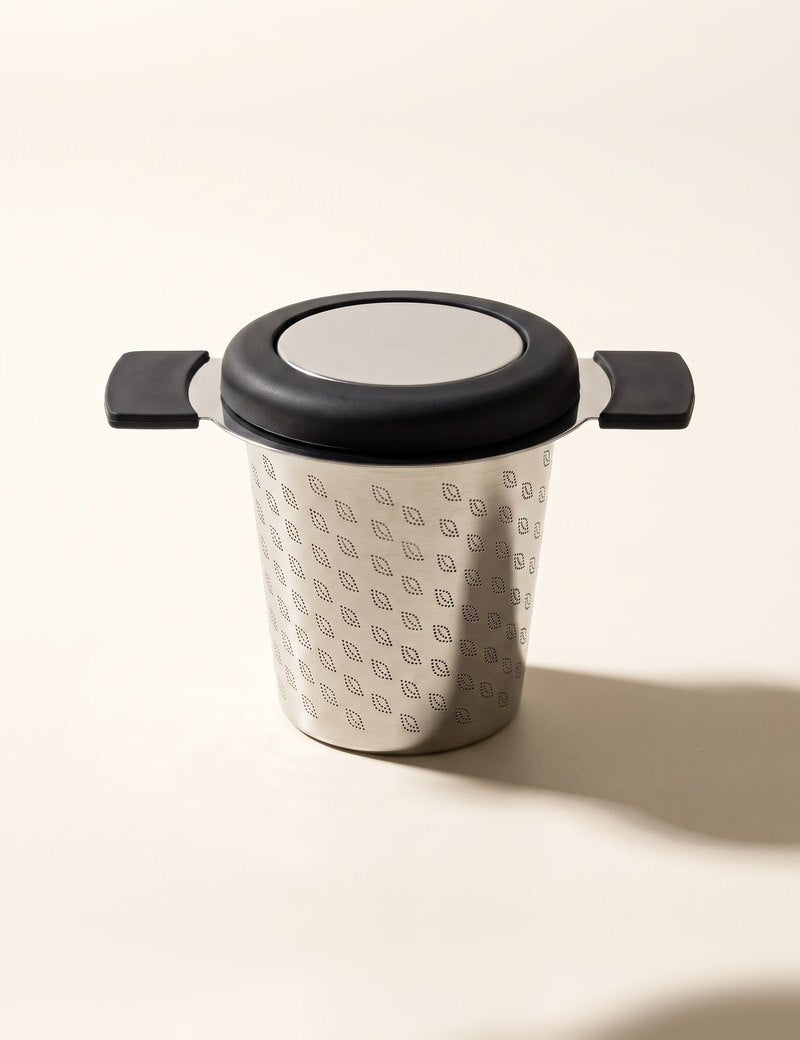Perfect tea infuser with its lid on